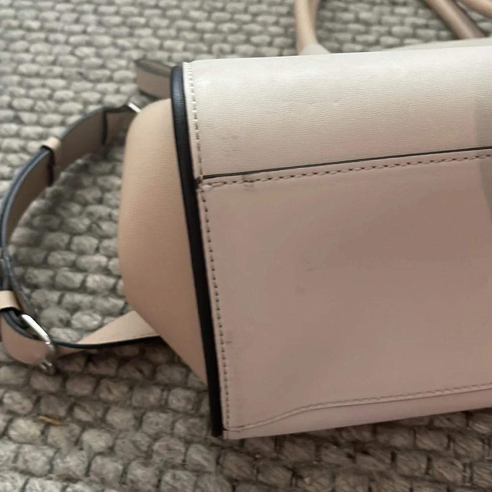 Guess Large Satchel Crossbody Bag with LEOPARD interior print - Picture 9 of 12